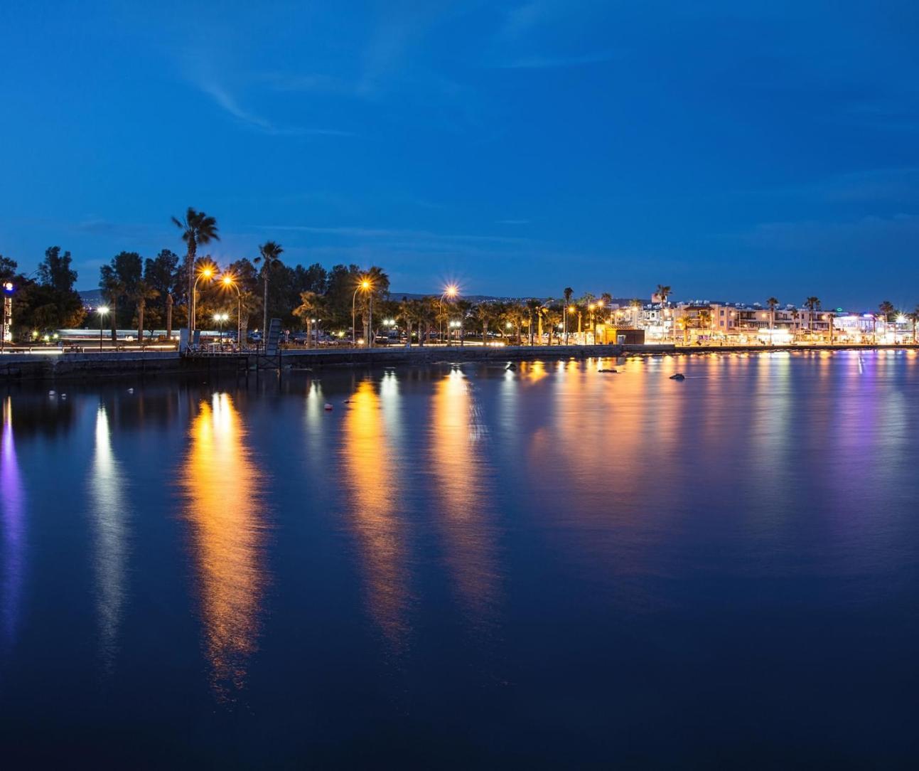 Dreamy 2 Bed Apartment By The Sea بافوس المظهر الخارجي الصورة